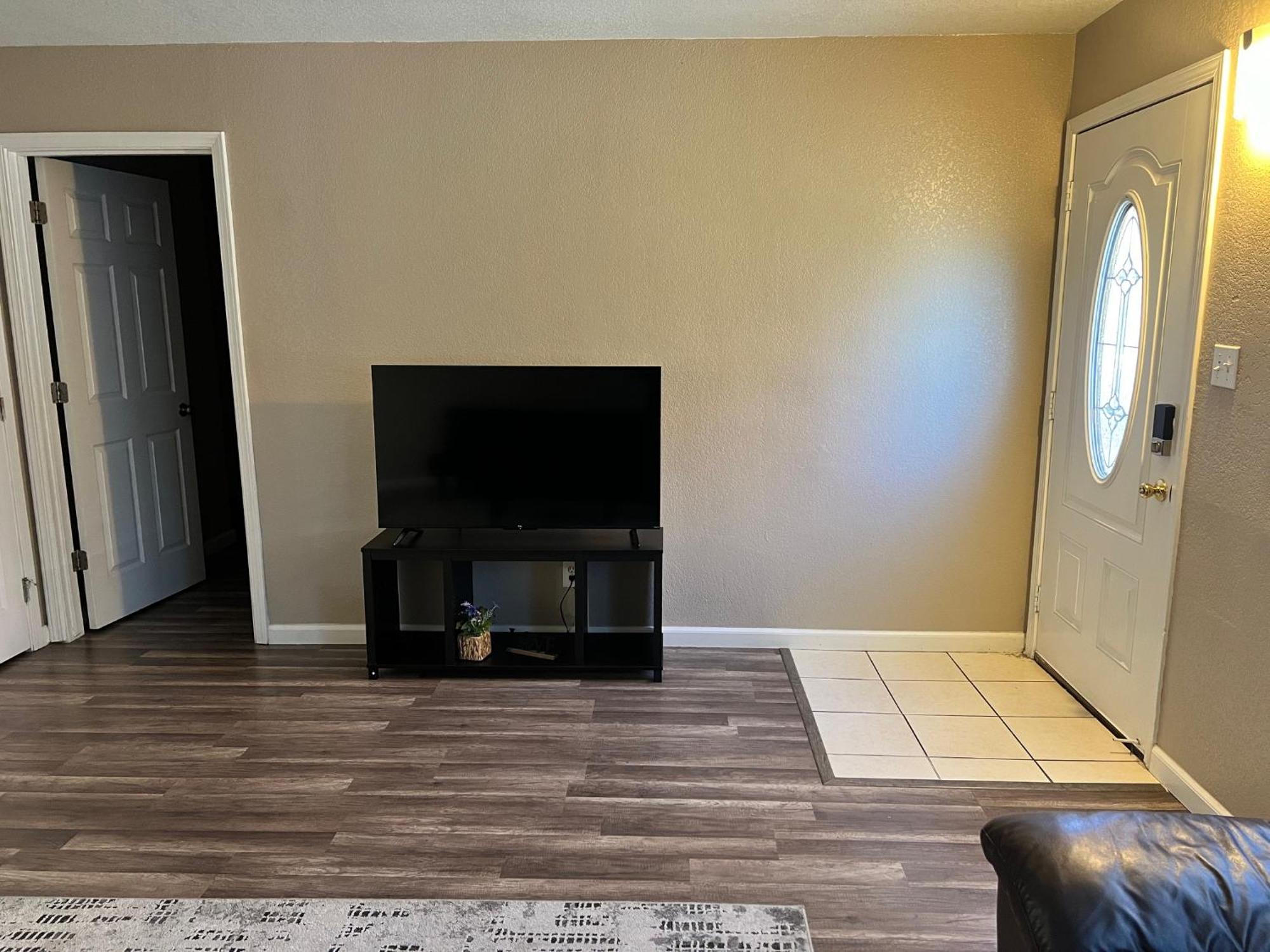 Quiet 1Bed,1Bath Condo With Free Parking Fresno Buitenkant foto