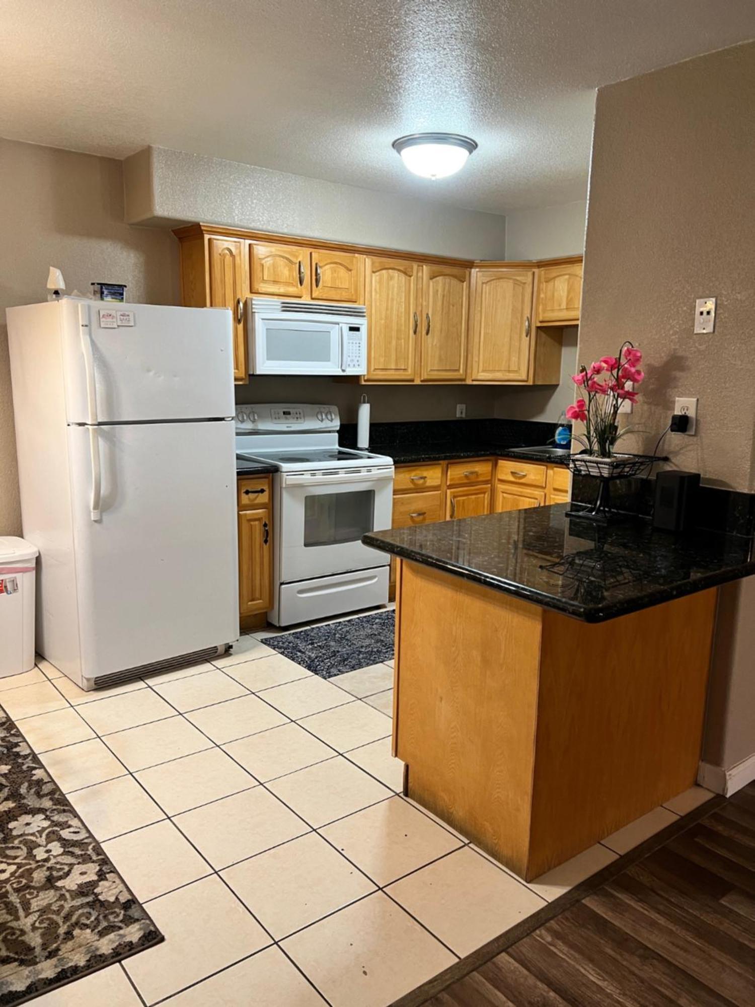 Quiet 1Bed,1Bath Condo With Free Parking Fresno Buitenkant foto