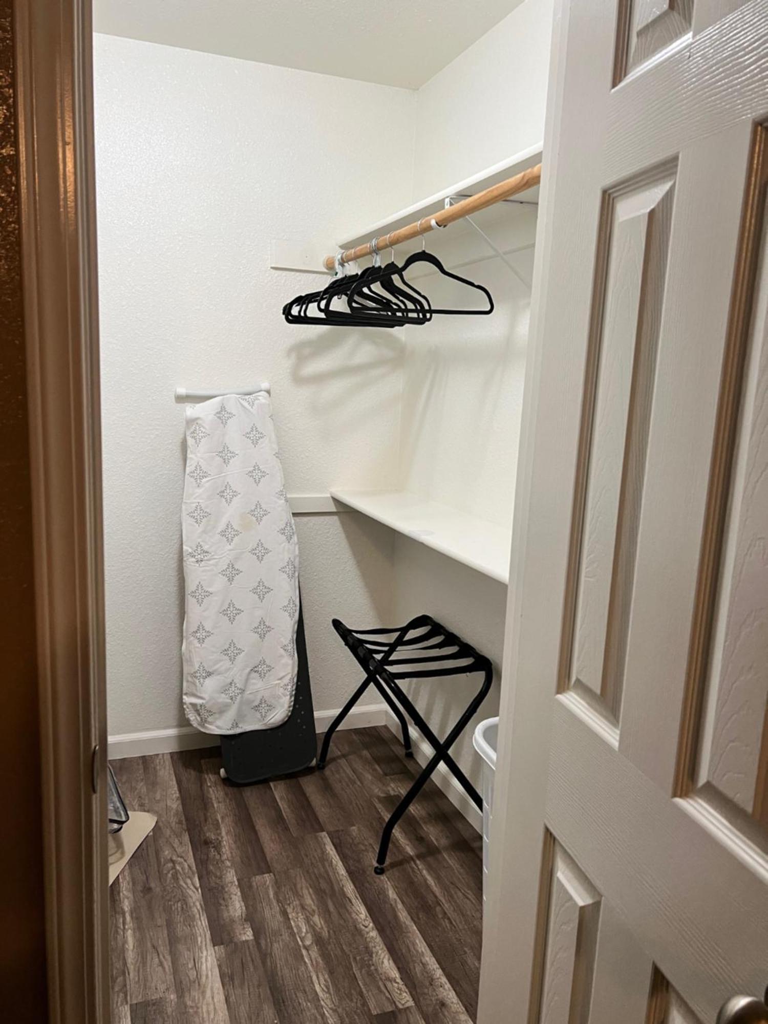 Quiet 1Bed,1Bath Condo With Free Parking Fresno Buitenkant foto